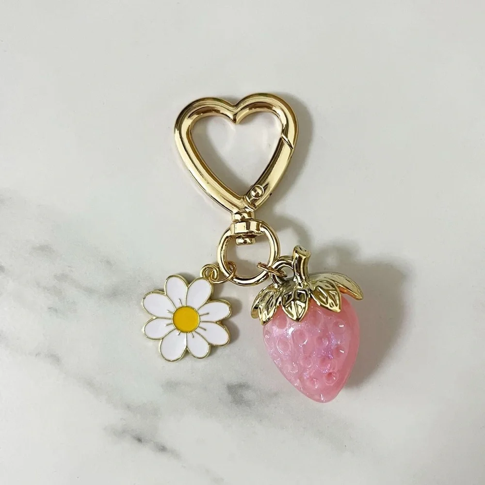 Strawberry Keychain Bag Charm, Kawaii Decor Heart Keyring 🗝️
